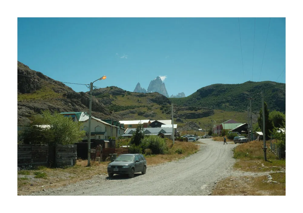Hikers on the trail to Fitzroy